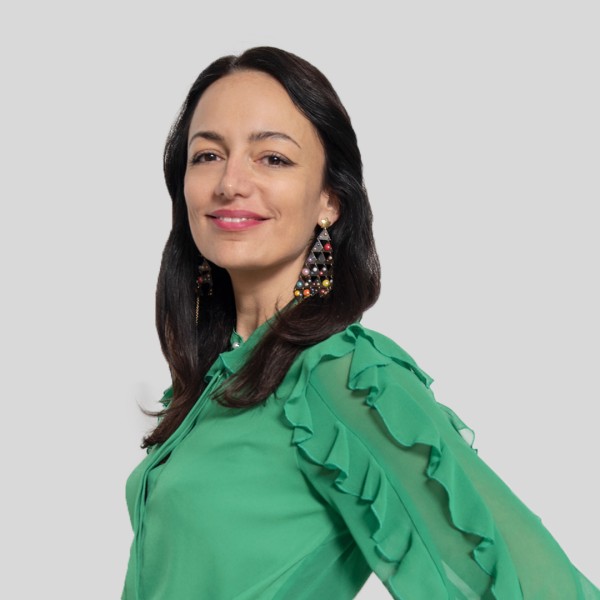 Евелина Костакева